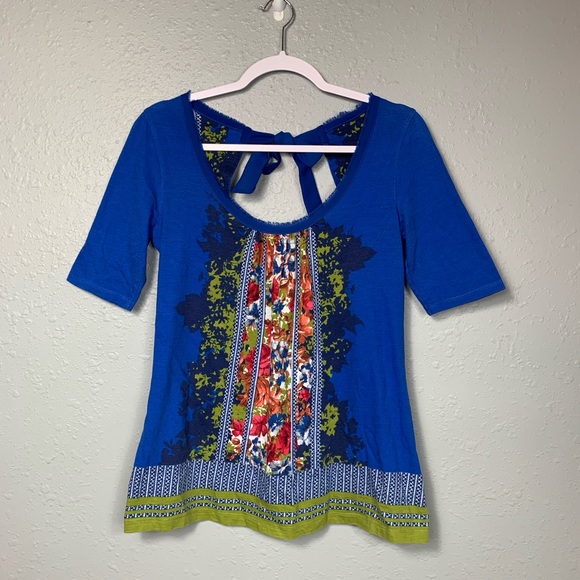 Anthropologie Tops - AKEMI + KIN Anthropologie Floral Top Size Medium